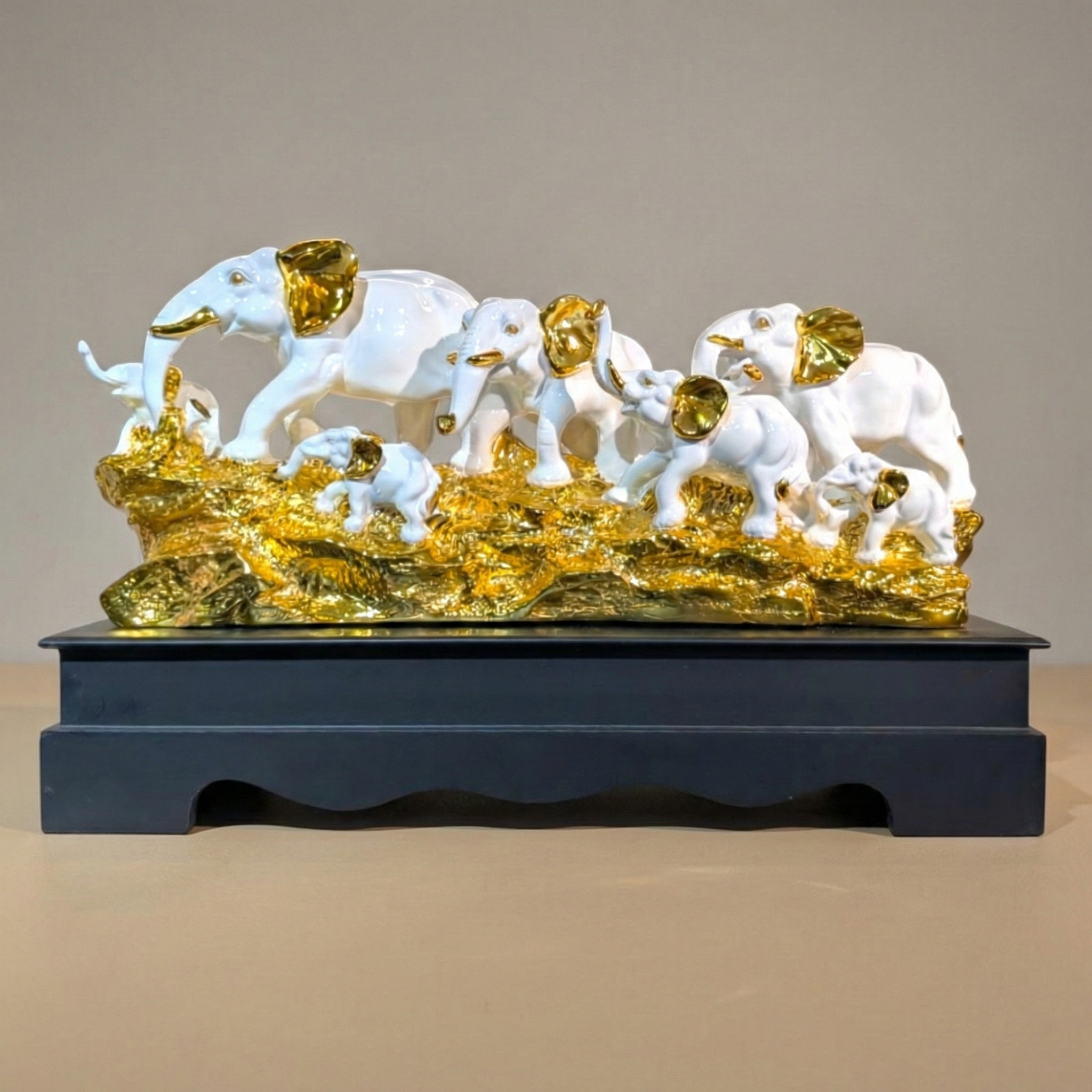 Majestic 7-Elephant Family Sculpture - Detailed Luxury Home Accents Statue for Table Centerpiece Decor