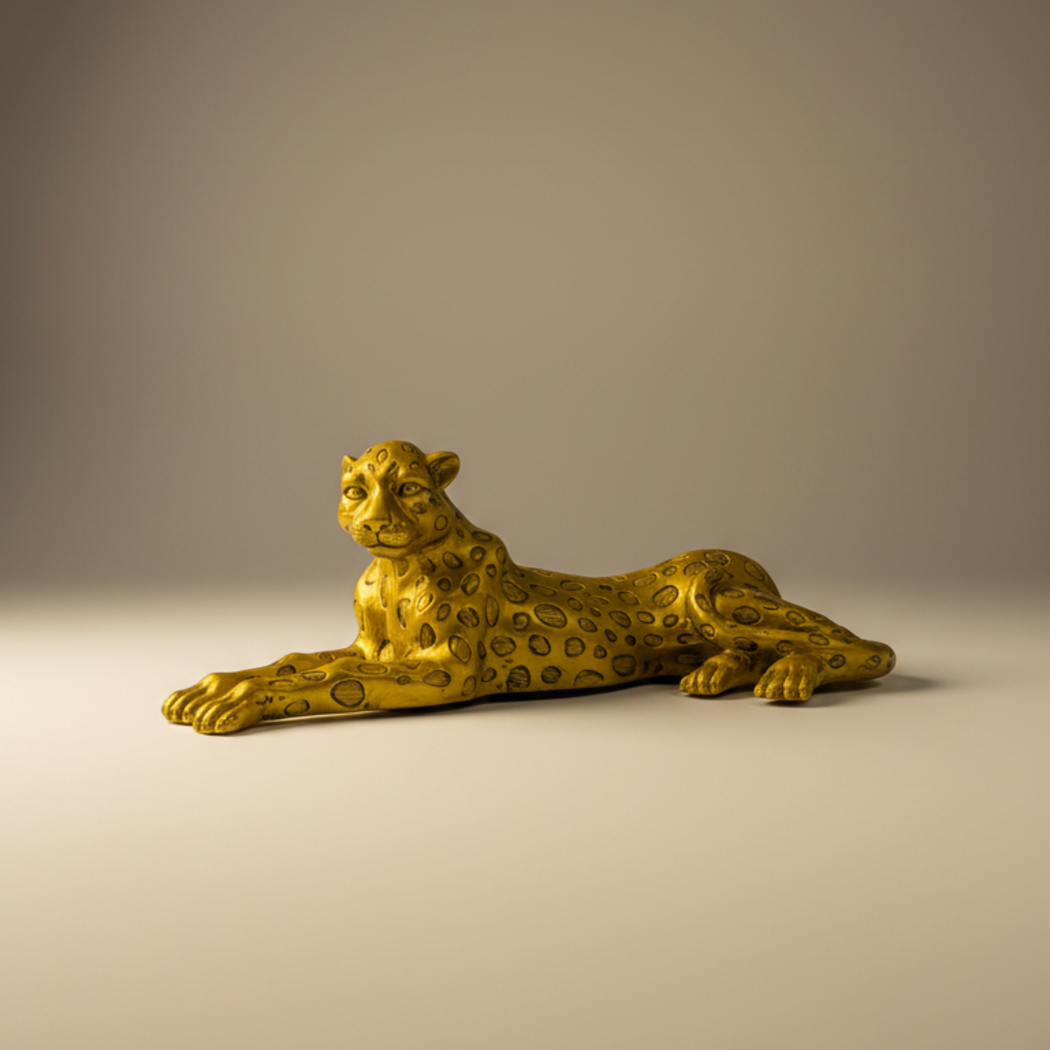 Regal Leopard Sculpture Wildlife Showpiece for Modern Console Table Decor